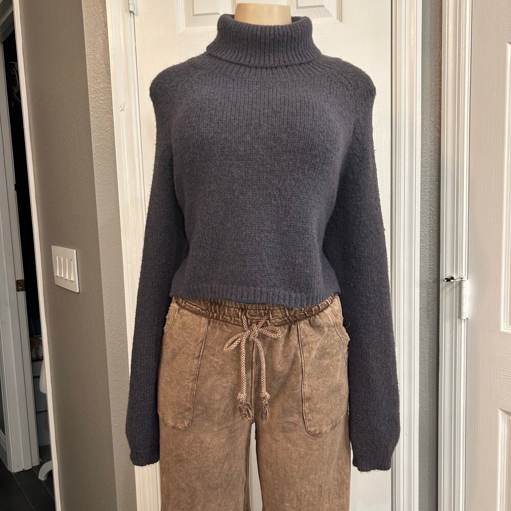 Bella + Moe Open Back Lace-Up Cropped Knit Turtleneck Sweater Size S